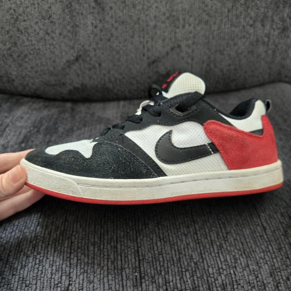 Nike SB Alleyoop Skate Shoes Red White Black Kids - Picture 7 of 16